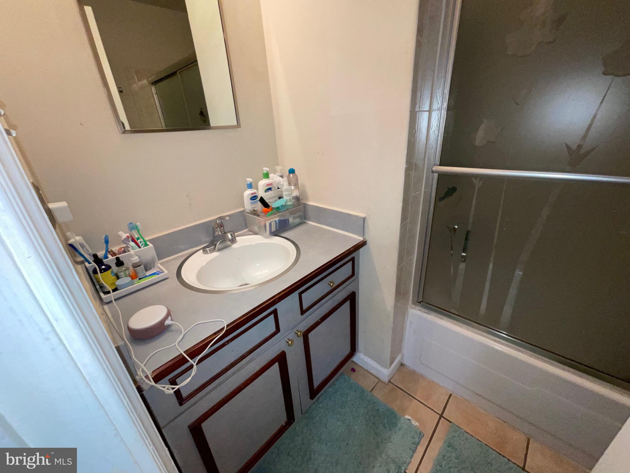 342 Oaktree Lane Sterling, VA 20164 - Photo 9 of 22