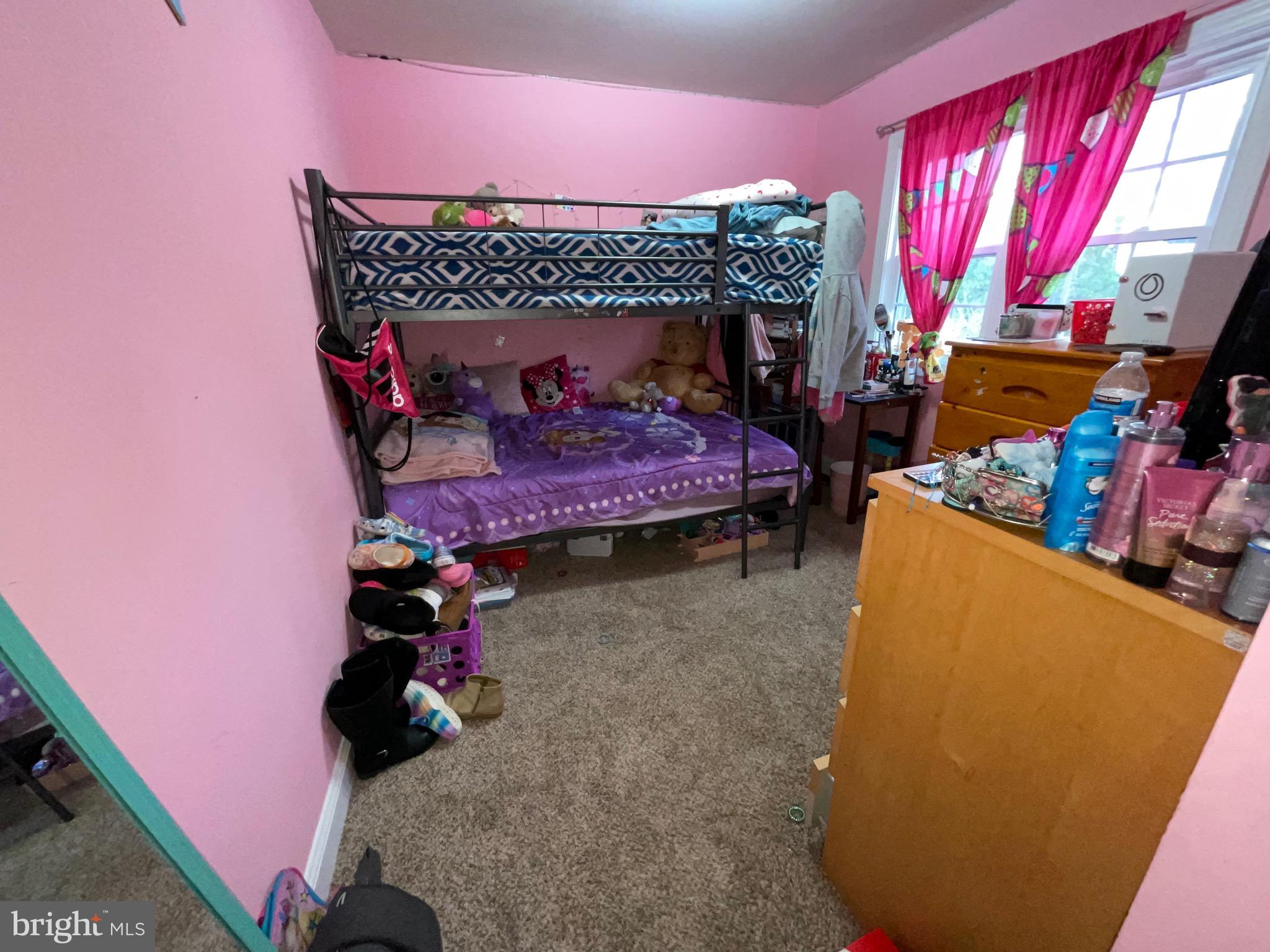 342 Oaktree Lane Sterling, VA 20164 - Photo 10 of 22