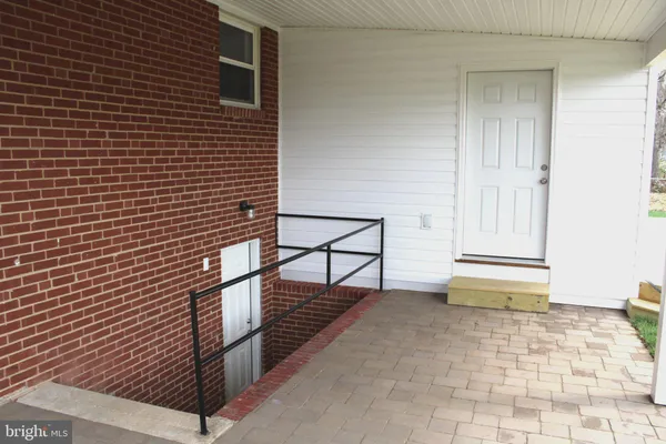 $725,000 | 6809 Ruskin Street, Springfield, VA 22150