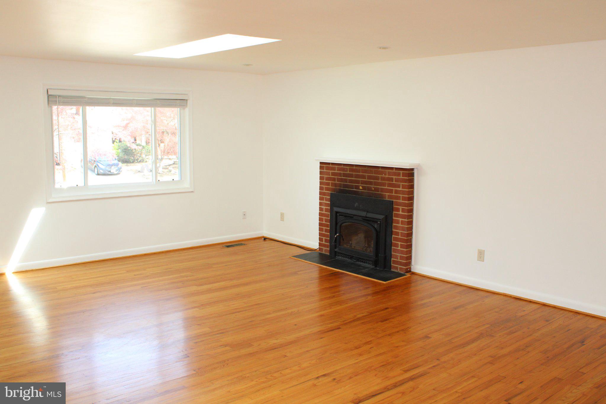 6809 Ruskin Street Springfield, VA 22150 - Photo 14 of 39 Bright and inviting open space.