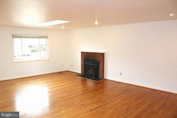 $725,000 | 6809 Ruskin Street, Springfield, VA 22150