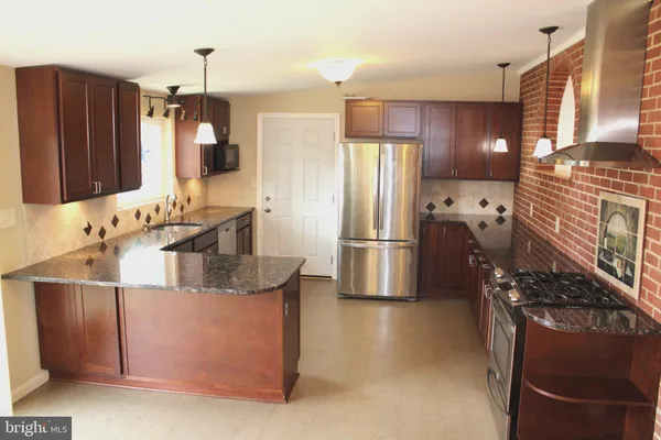 $725,000 | 6809 Ruskin Street, Springfield, VA 22150