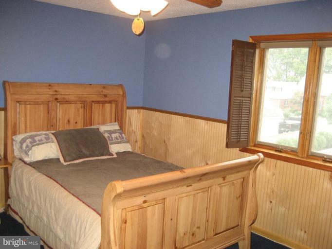 7609 Water Oak Point Road Pasadena, MD 21122 - Photo 12 of 22 GREAT GUEST ROOM WITH BEAD BOARD ACCENT
