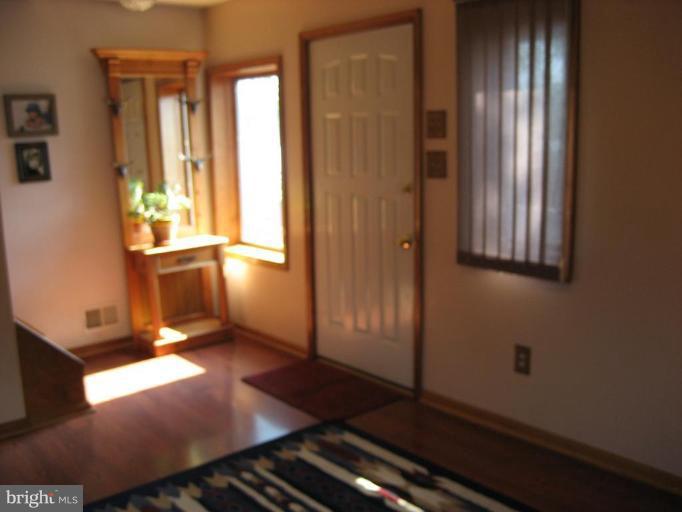 7609 Water Oak Point Road Pasadena, MD 21122 - Photo 8 of 22 FOYER AREA