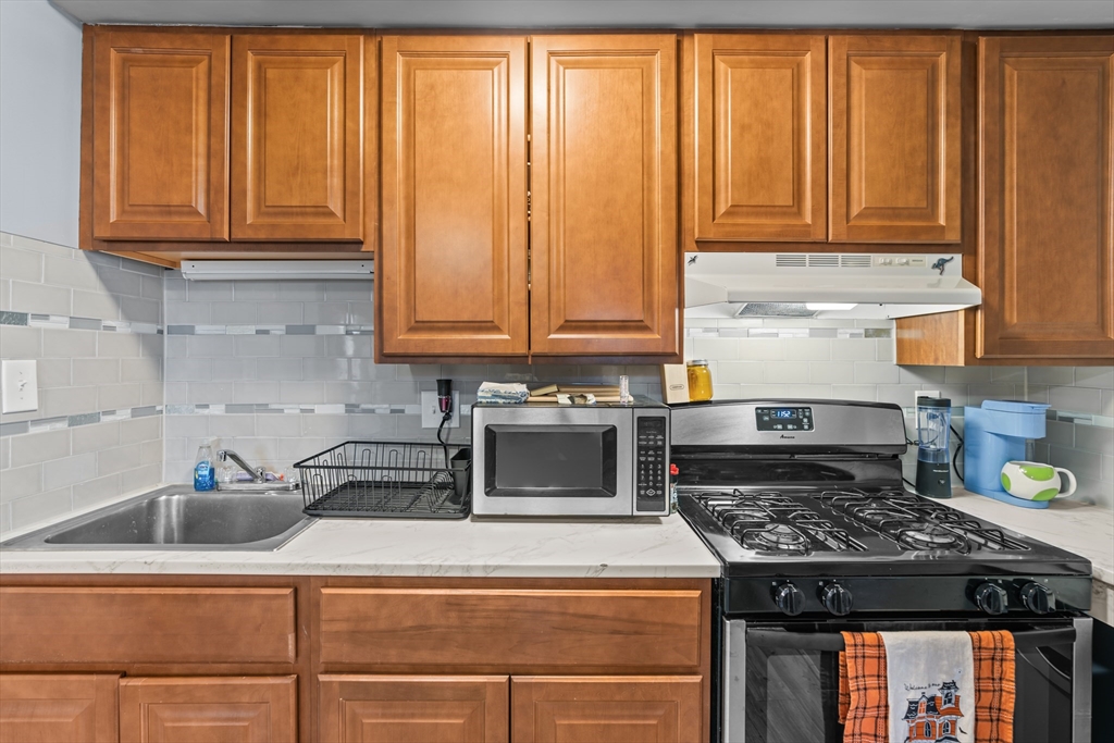 26 Brow Street Fall River, MA 02721 - Photo 13 of 30