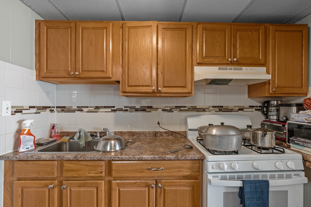 26 Brow Street Fall River, MA 02721 - Photo 22 of 30