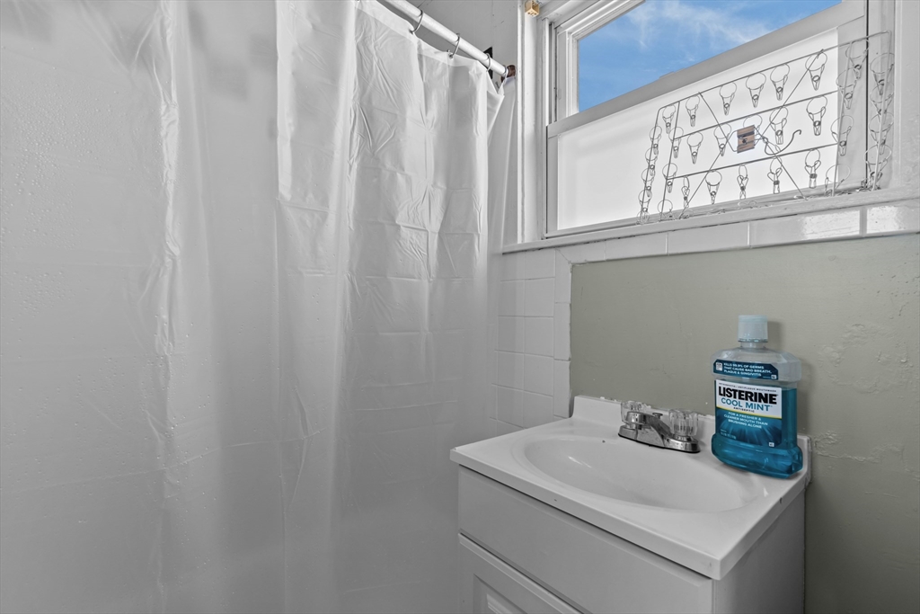 26 Brow Street Fall River, MA 02721 - Photo 25 of 30