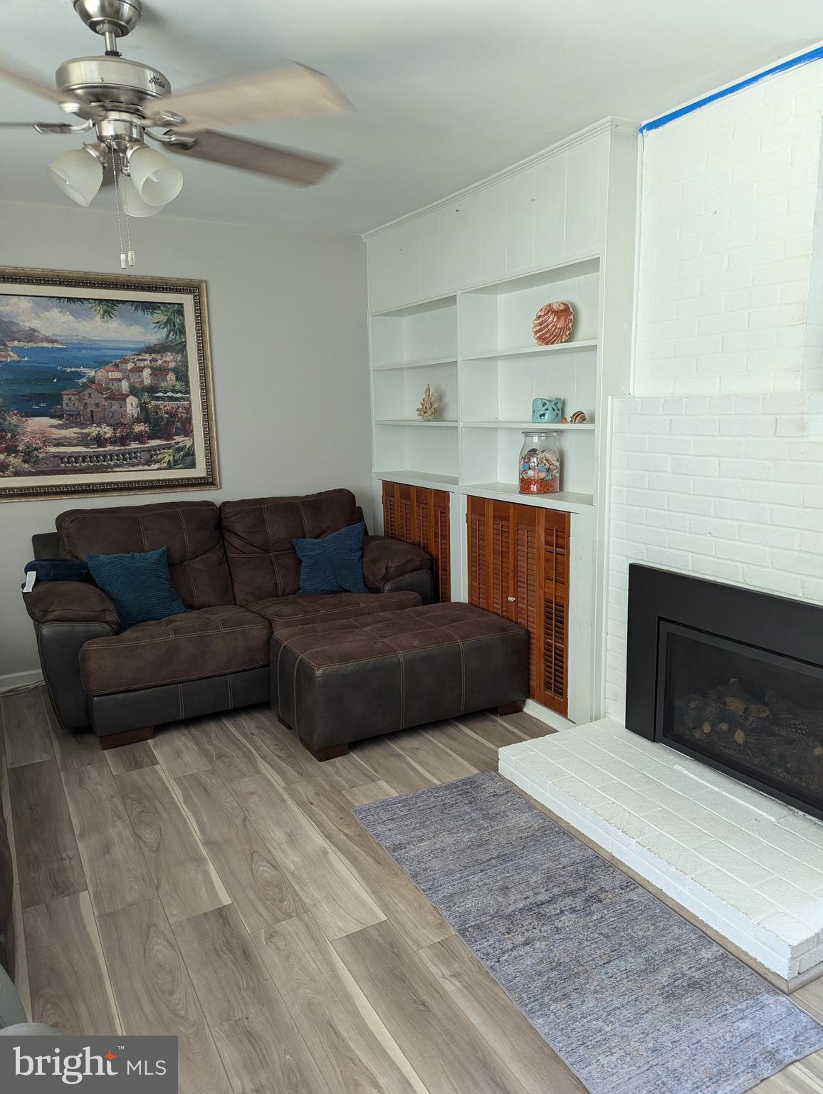 5356 Ravensworth Road Springfield, VA 22151 - Photo 3 of 21 Living Room