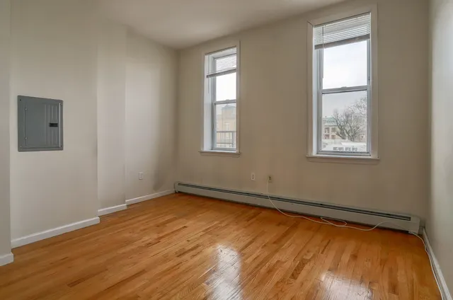 $2,600 | 275 Webster Avenue, Unit 8, Jersey City, NJ 07307