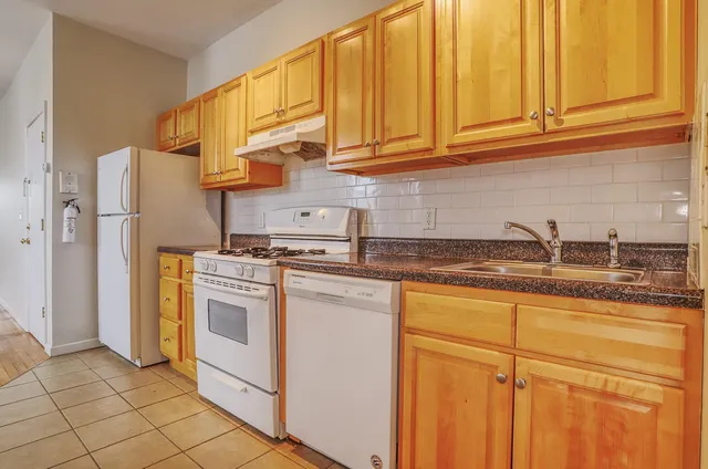 $2,600 | 275 Webster Avenue, Unit 8, Jersey City, NJ 07307