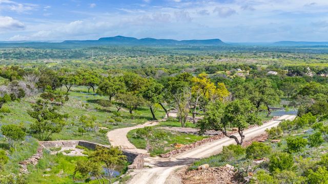 $968,000 | 3531 Rr 3347 Round Mountain, Round Mountain, TX 78663