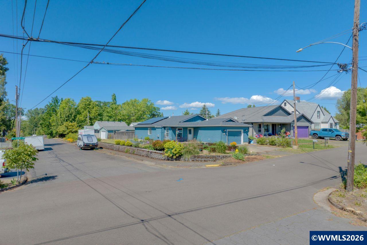 1737 Southwest 13th Avenue Albany, OR 97321 - Photo 30 of 40 Gallery Image 30