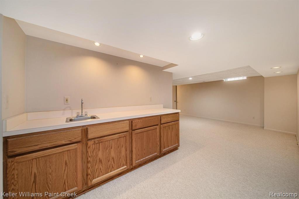 1652 Hillside Lane Rochester Hills, MI 48307 - Photo 26 of 32