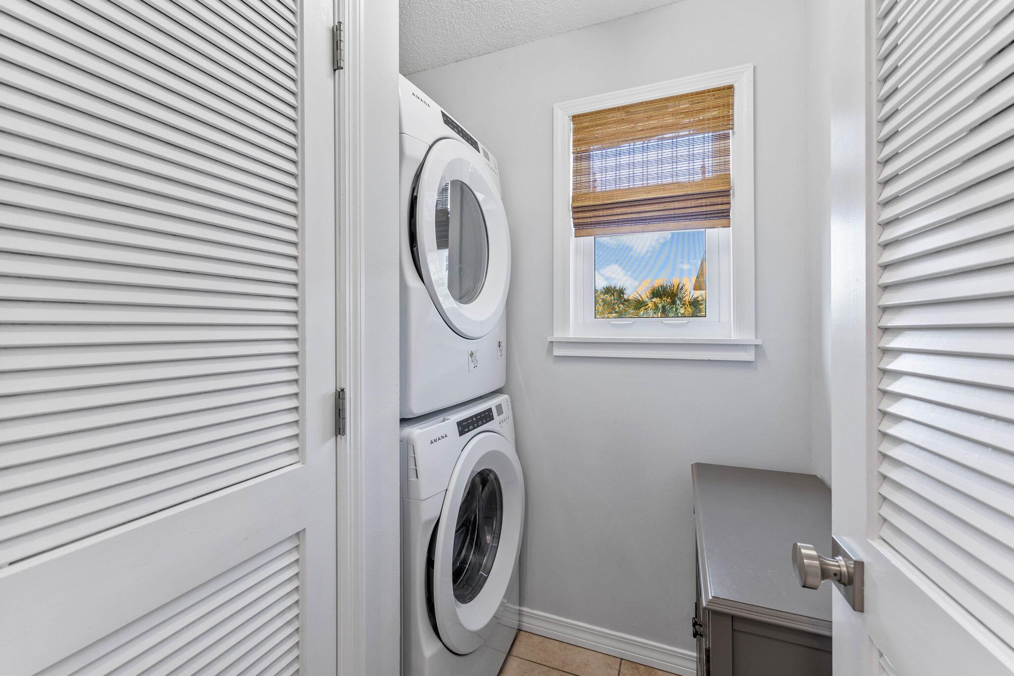 11 Beachside Drive, Unit 1121 Santa Rosa Beach, FL 32459 - Photo 22 of 43 a utility room with dryer and washer