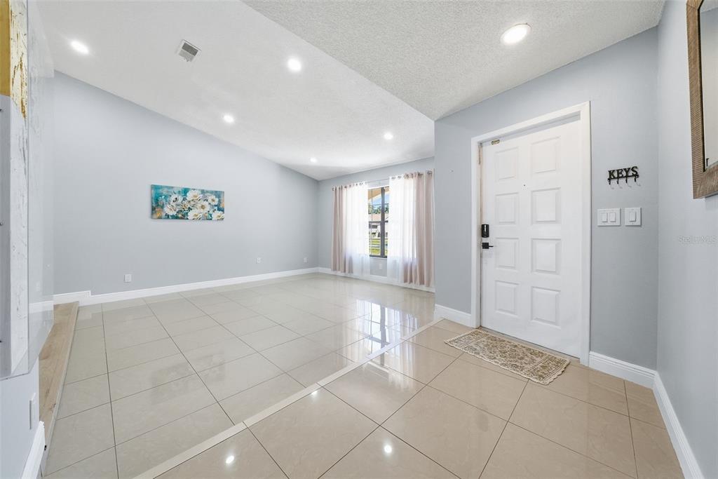 2931 Pinewood Run Palm Harbor, FL 34684 - Photo 13 of 97