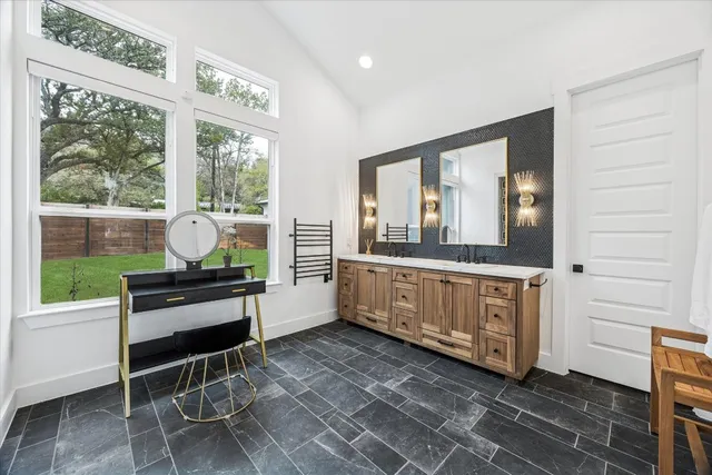 $1,399,000 | 11123 Lakeside Drive, Jonestown, TX 78645