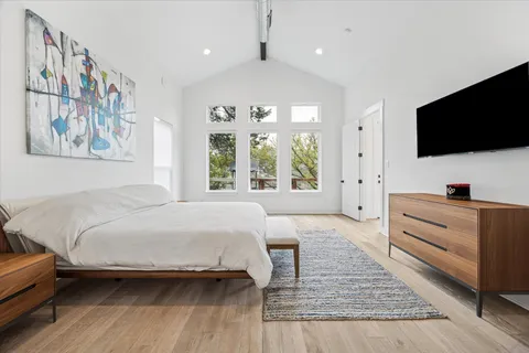 $1,350,000 | 11123 Lakeside Drive, Jonestown, TX 78645