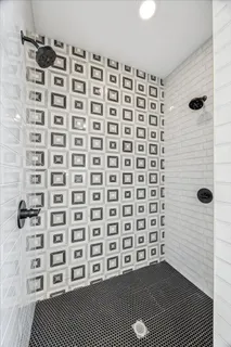 $1,350,000 | 11123 Lakeside Drive, Jonestown, TX 78645