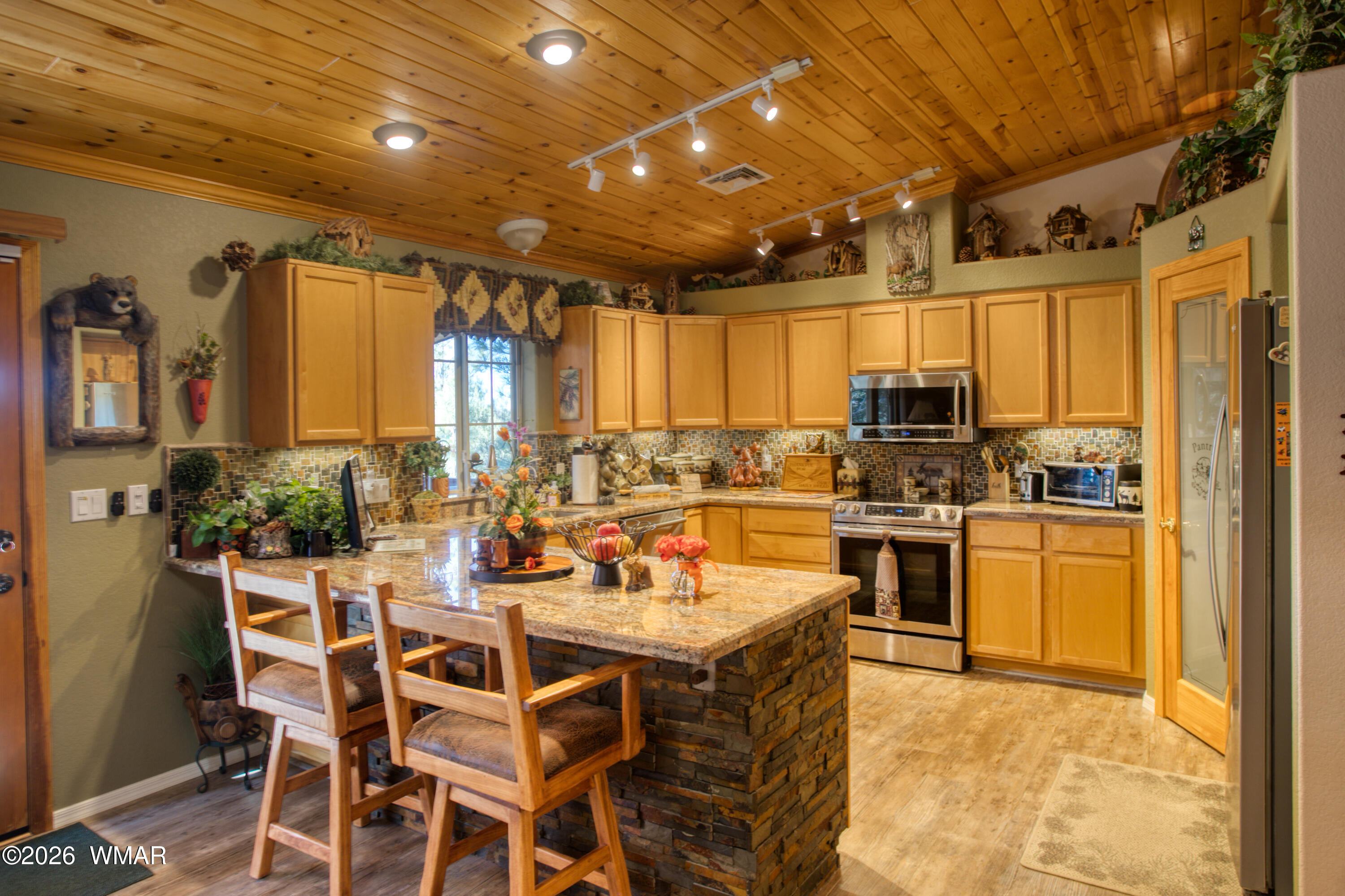 4161 West Thornton Road Show Low, AZ 85901 - Photo 8 of 46 Kitchen