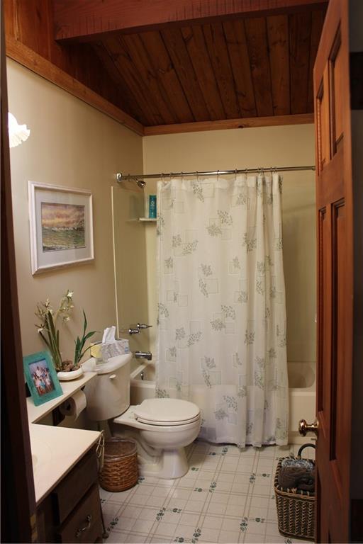 356 Willow Road Avella, PA 15312 - Photo 16 of 25 Main Floor Bath