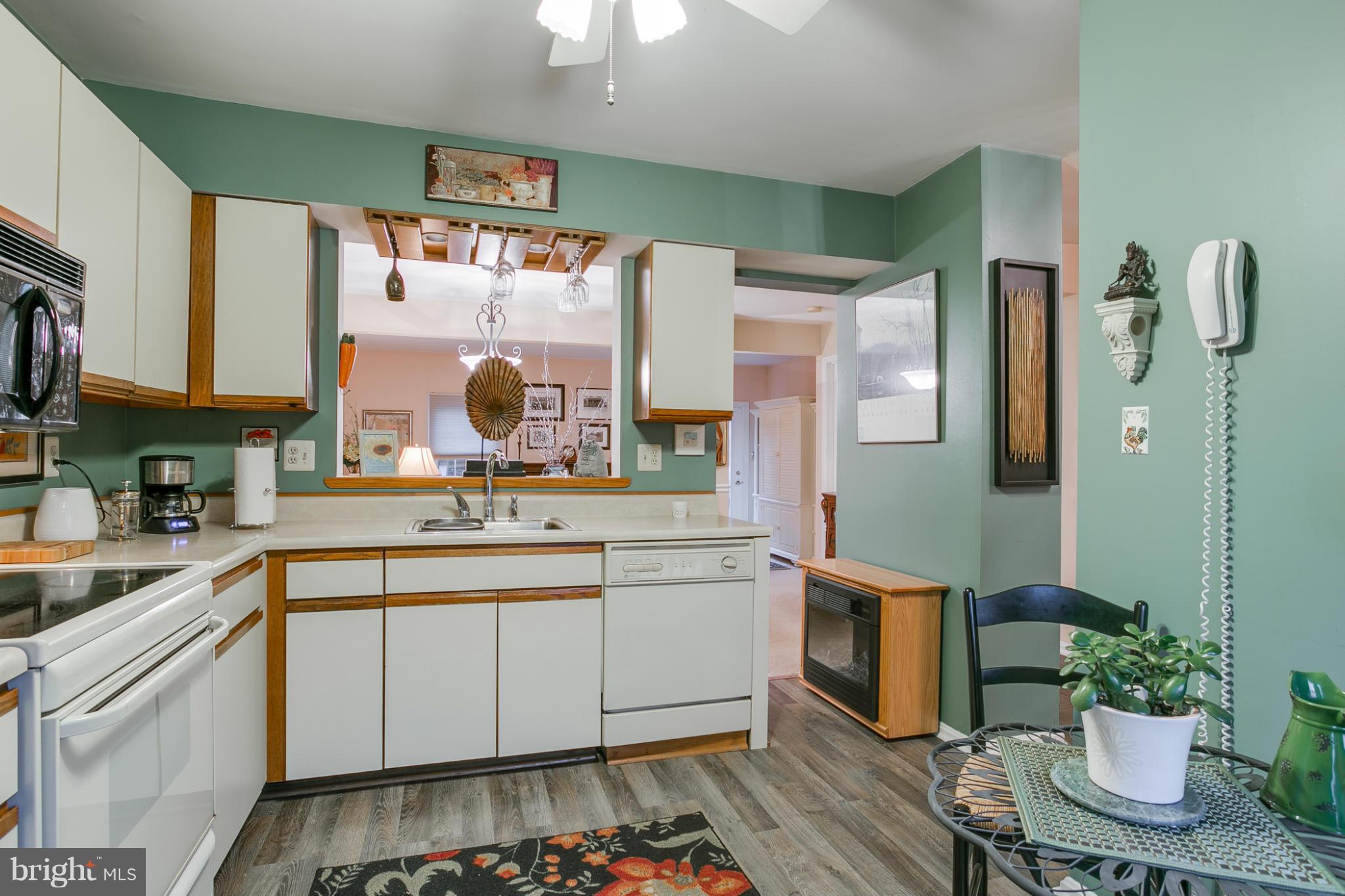 30 Robin Ridge Court Baltimore, MD 21234 - Photo 5 of 26 Kitchen