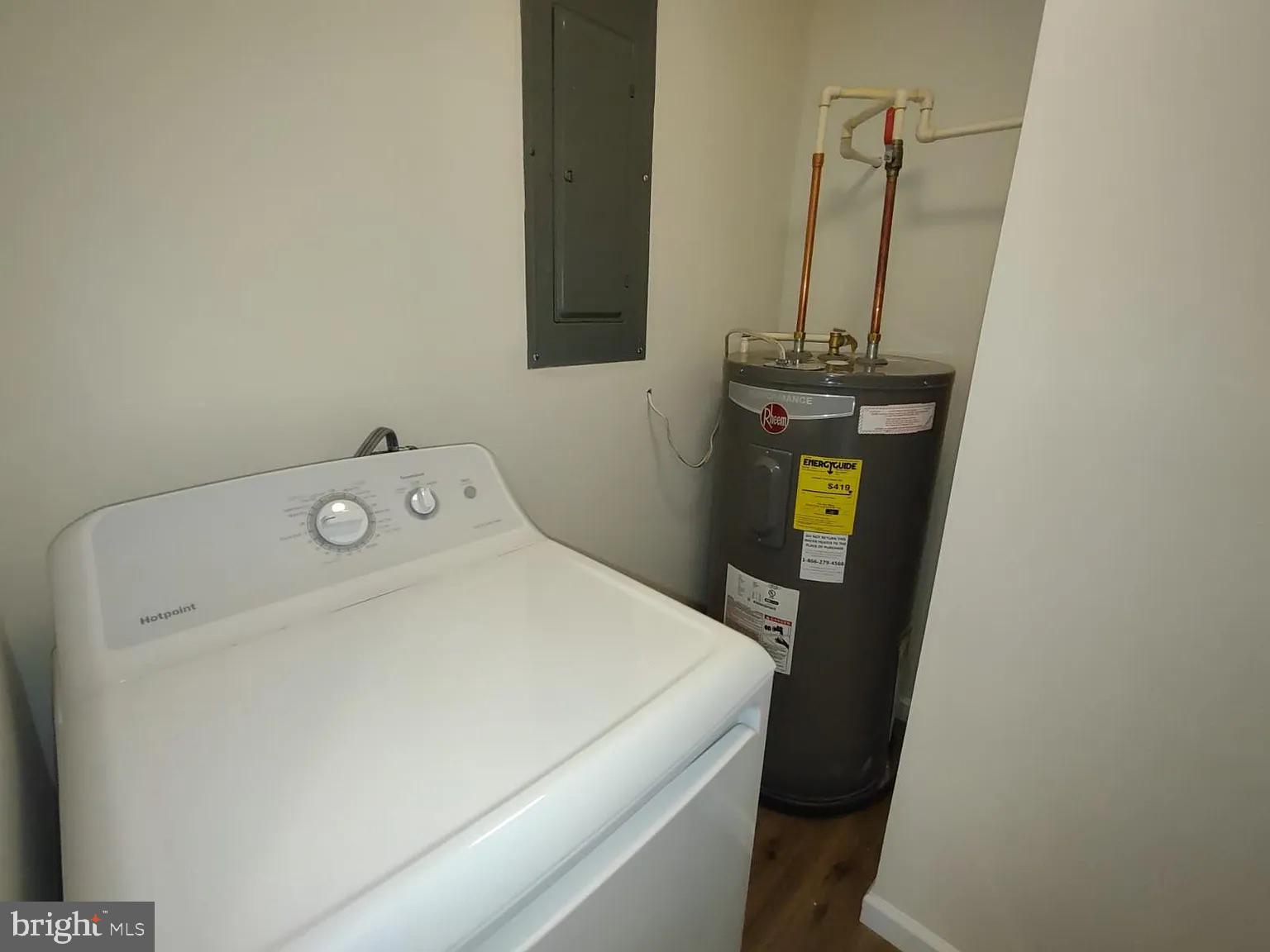 12009 Briar Patch Road Hume, VA 22639 - Photo 17 of 21 laundry