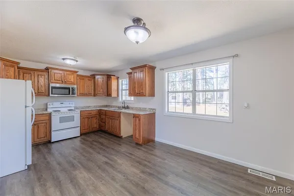$229,000 | 566 County Road 422, Poplar Bluff, MO 63901