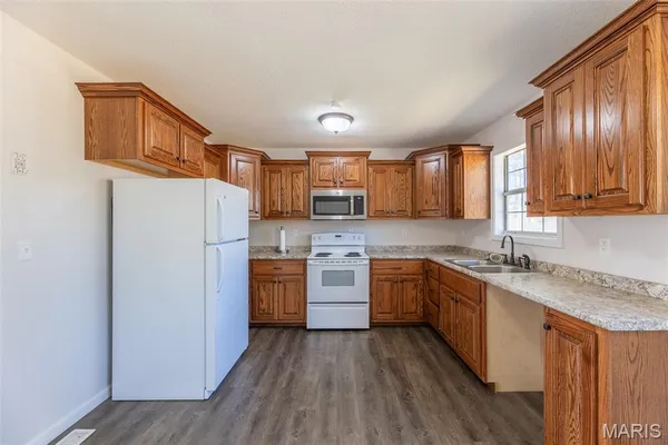 $229,000 | 566 County Road 422, Poplar Bluff, MO 63901