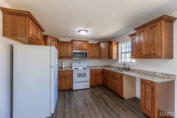 $229,000 | 566 County Road 422, Poplar Bluff, MO 63901