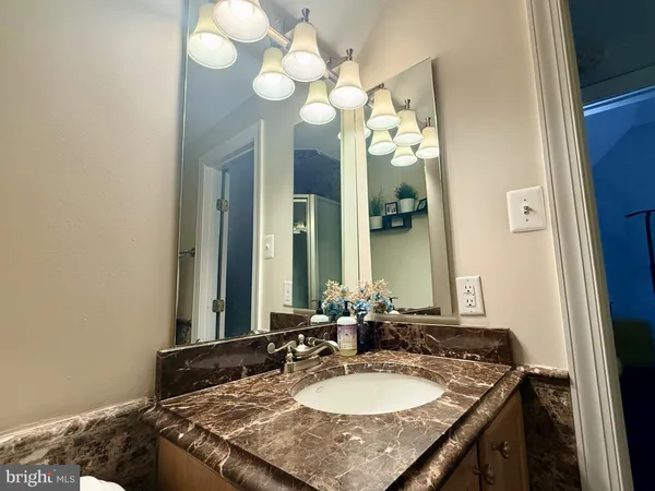 $2,650 | 4628 36th Street South, Unit B1, Arlington, VA 22206