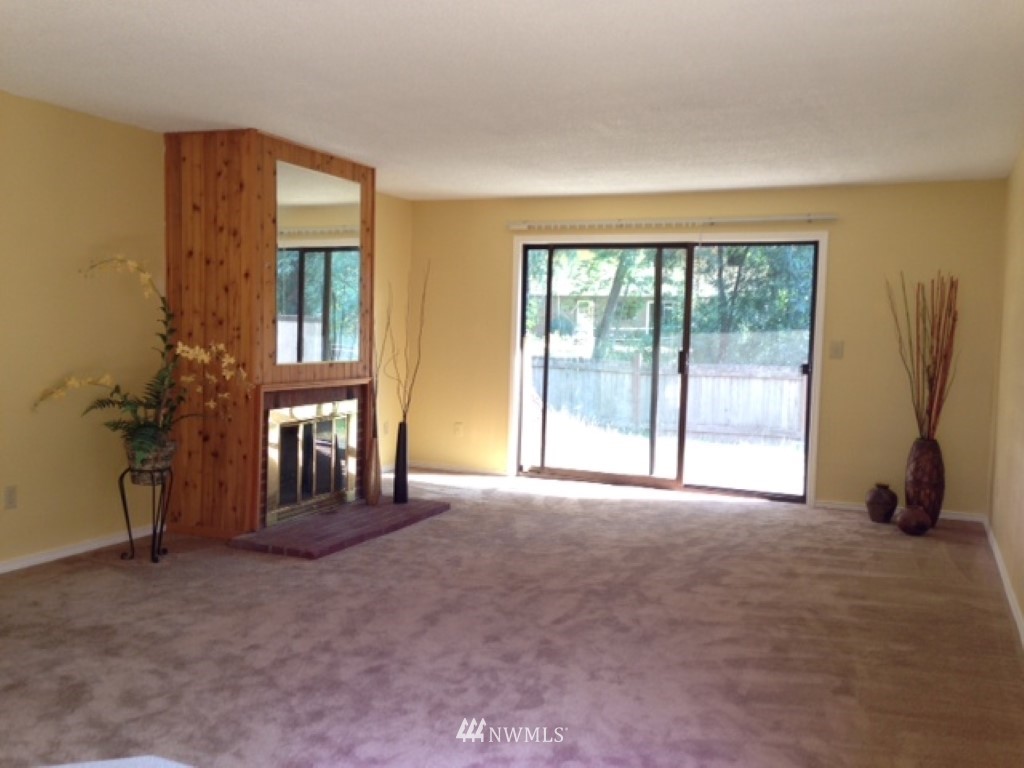 13827 Southeast Allen Road Bellevue, WA 98006 - Photo 2 of 5 Gallery Image 2