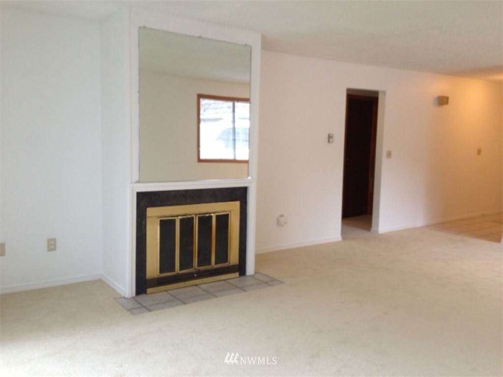 13827 Southeast Allen Road Bellevue, WA 98006 - Photo 3 of 5 Gallery Image 3