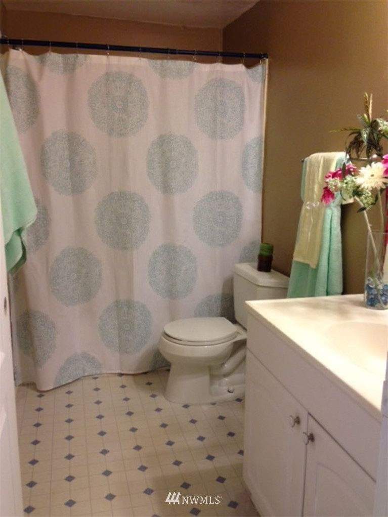 13827 Southeast Allen Road Bellevue, WA 98006 - Photo 4 of 5 Gallery Image 4
