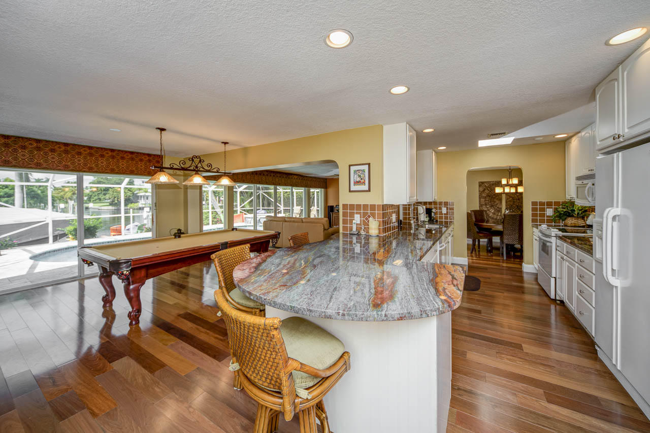 1219 Southwest Dyer Point Road Palm City, FL 34990 - Photo 7 of 25 Kitchen Bar