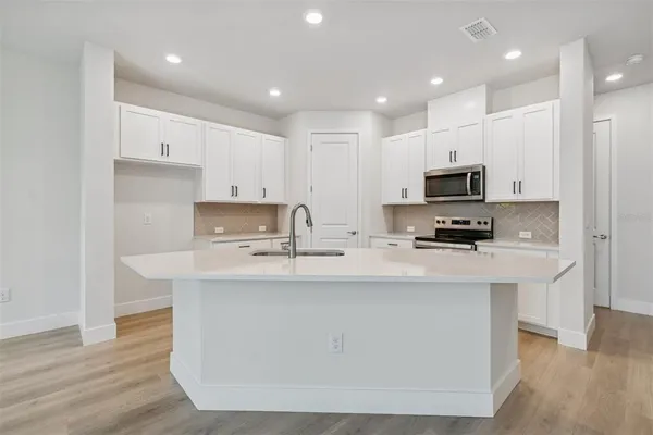 $329,990 | 10720 Oak Bnd Drive, Parrish, FL 34219