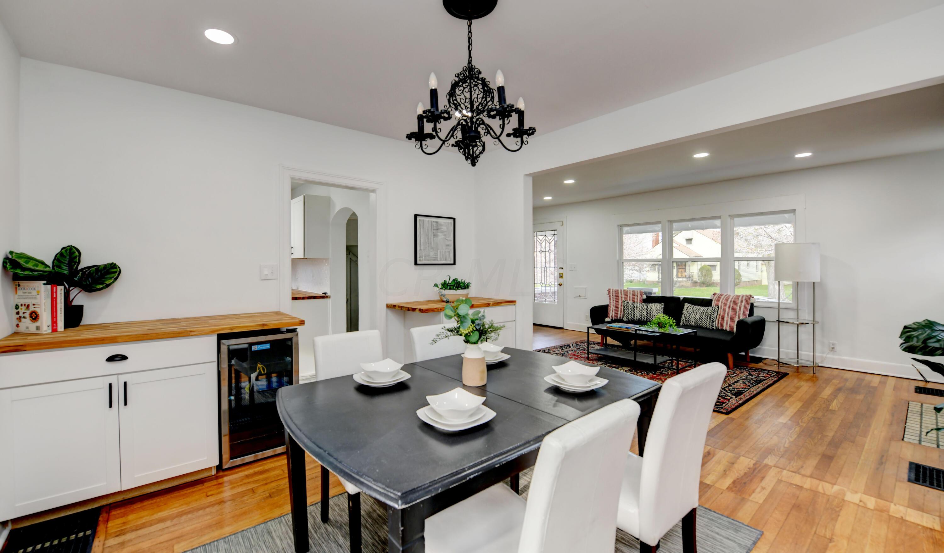 1069 Berkeley Road Columbus, OH 43206 - Photo 11 of 42 Dining Room (2)