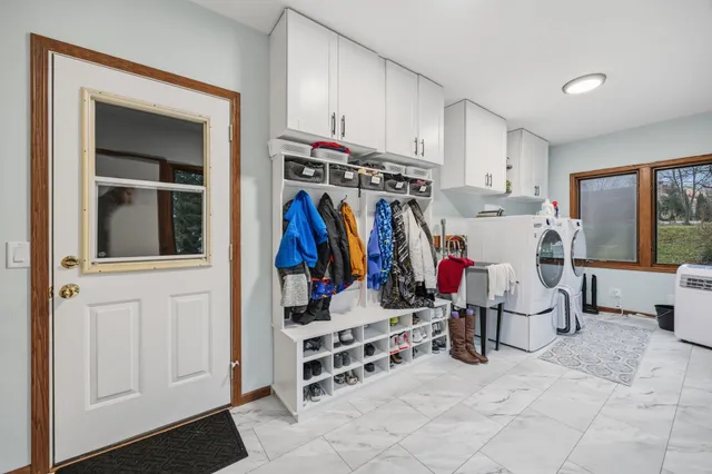 $390,000 | 507 Schelle Court, Verona, WI 53593