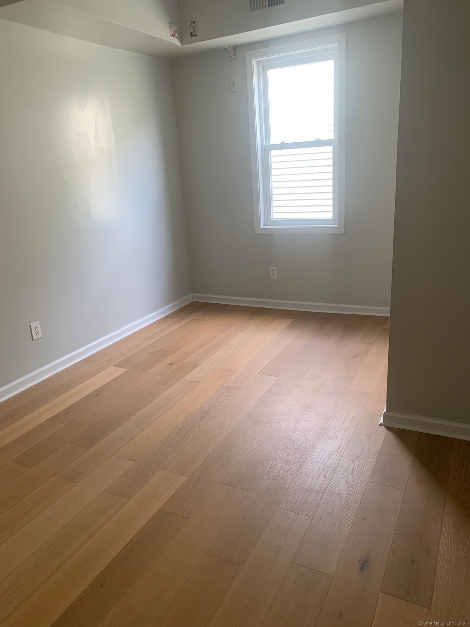 1406 Stratford Avenue, Unit 1410 2ND F Bridgeport, CT 06607 - Photo 4 of 6