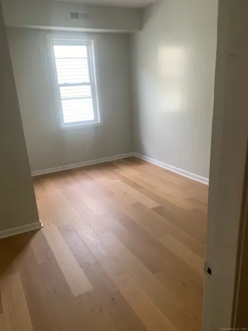 $2,150 | 1406 Stratford Avenue, Unit 1410 2ND F, Bridgeport, CT 06607