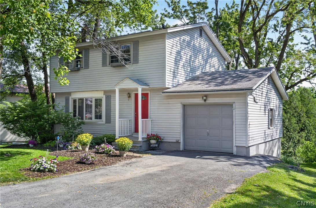 108 Richards Road Camillus, NY 13031 - Photo 5 of 37