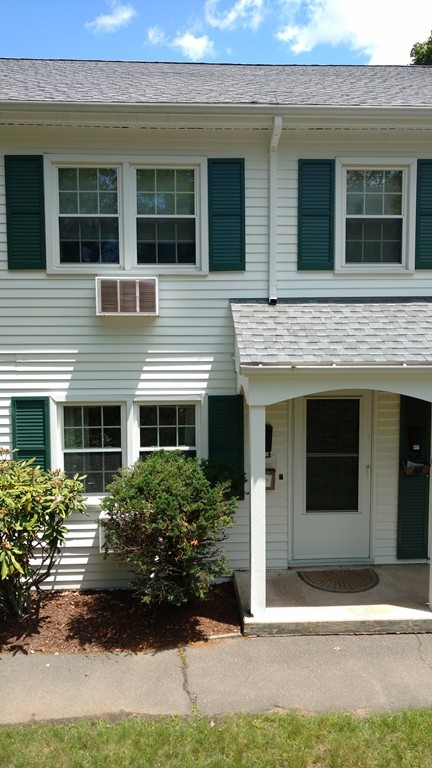 131 Round Hill Road, Unit 131 Northampton, MA 01060 - Photo 1 of 25 Gallery Image 1