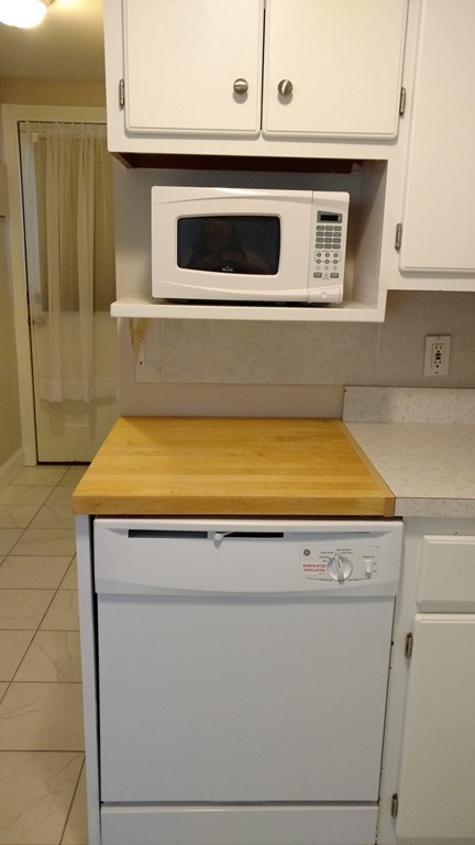 131 Round Hill Road, Unit 131 Northampton, MA 01060 - Photo 6 of 25 Gallery Image 6