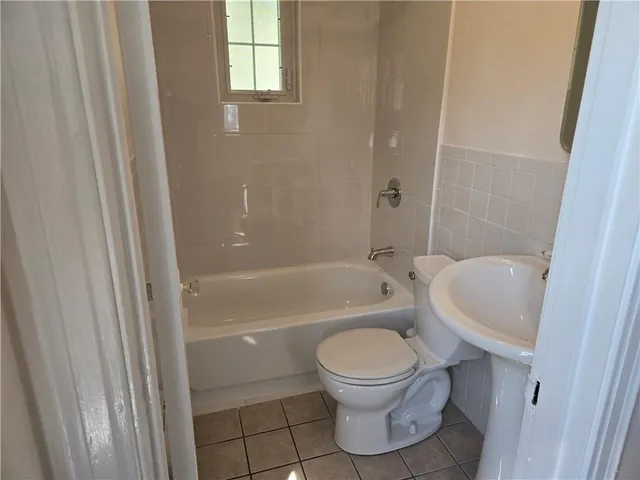 $2,495 | 10 Allendale Place, Pittsburgh, PA 15228