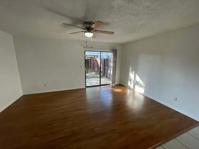 $177,000 | 5029 Breckenridge Place, Unit 11, West Palm Beach, FL 33417