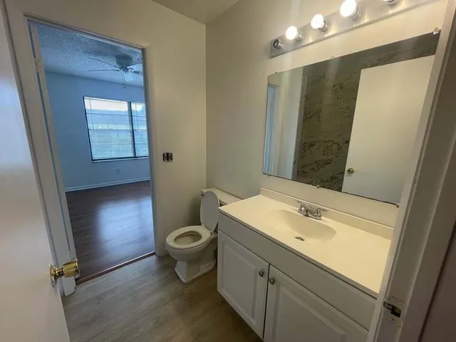 $177,000 | 5029 Breckenridge Place, Unit 11, West Palm Beach, FL 33417