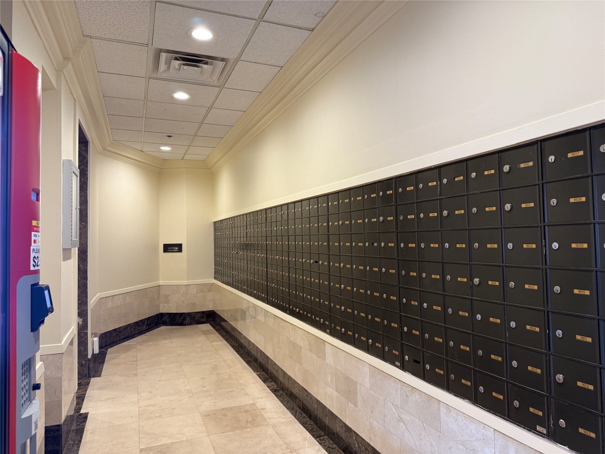 3525 Sage Road, Unit 304 Houston, TX 77056 - Photo 12 of 17 Mail-room