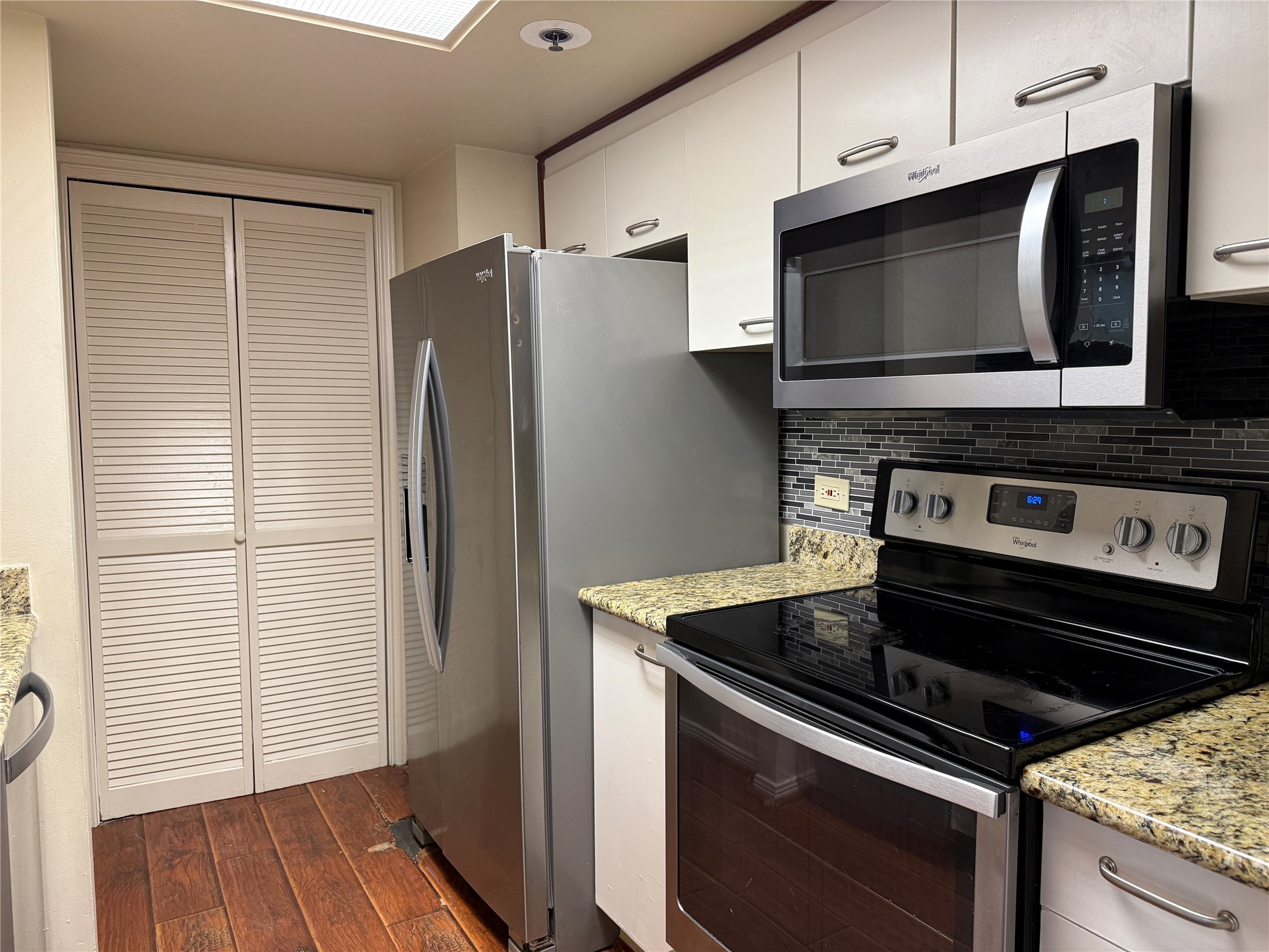 3525 Sage Road, Unit 304 Houston, TX 77056 - Photo 4 of 17