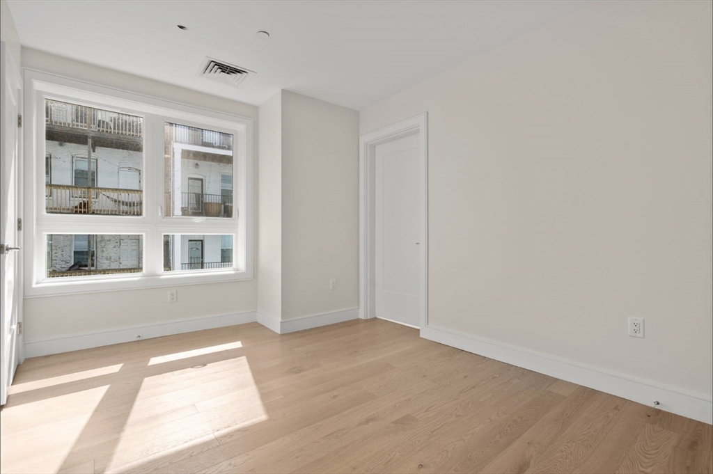 301 Border Street, Unit 303 Boston, MA 02128 - Photo 15 of 24
