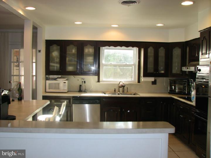 3504 Hale Road Huntingdon Valley, PA 19006 - Photo 5 of 13 Kitchen