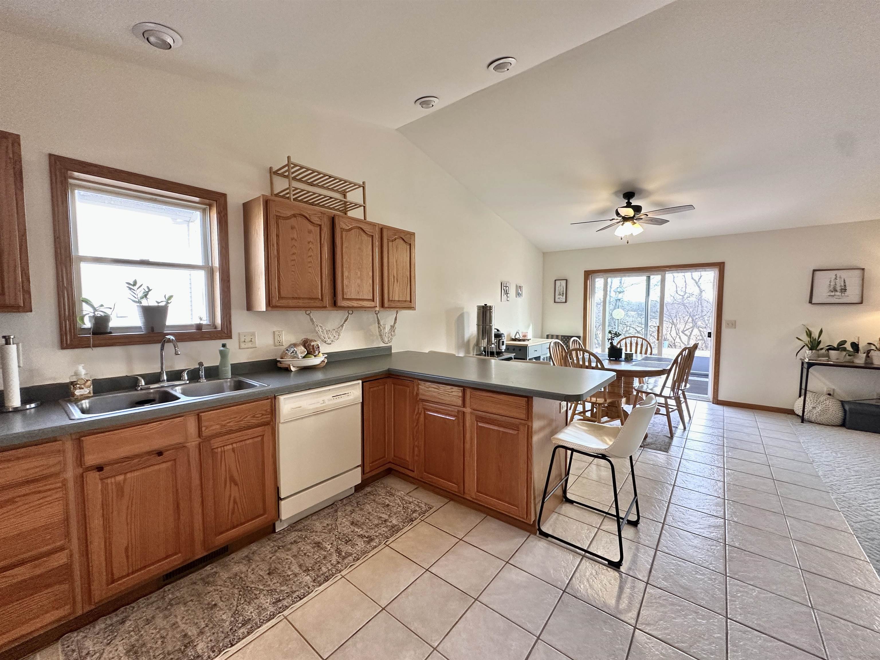 109 Jennifer Lane Fall River, WI 53932 - Photo 5 of 39